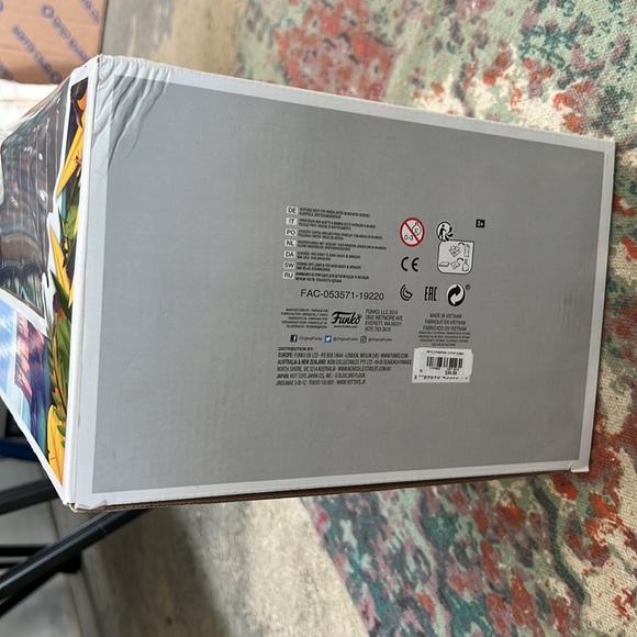 Kevin with Up House Funko Pop - Picture 9 of 9